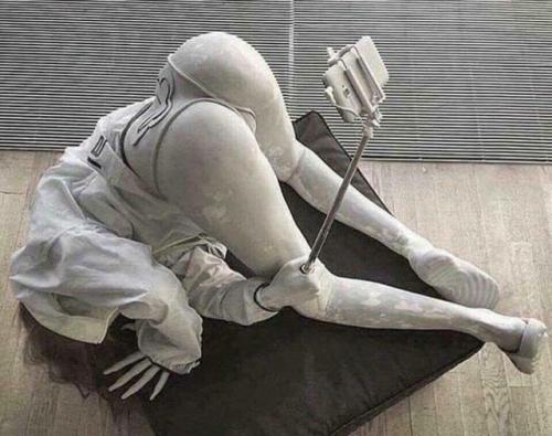 fakehistory:  Body preserved during the Pompeii adult photos