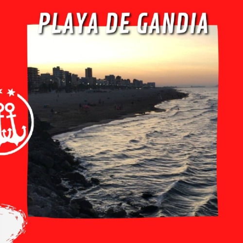 ✨ Llega un nuevo atardecer a la playa de Gandía, y disfrutarlo desde el espigón, será un momento úni