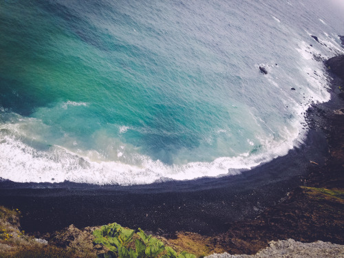 leahberman: Oceans apart, waves are running in Ecola State Park, Oregon instagram