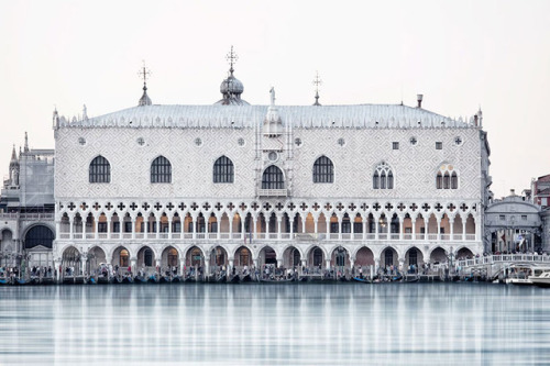 bobbycaputo: Serenita Veneziana: Photos by Laurent Dequick