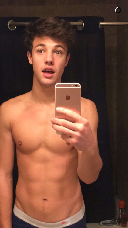 male-celebs-naked: Cameron Dallas on snapchat