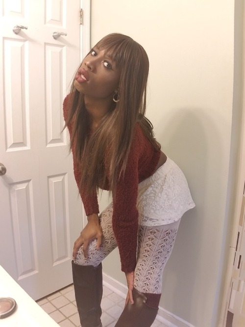 valeriemay: Practicing my poses lol