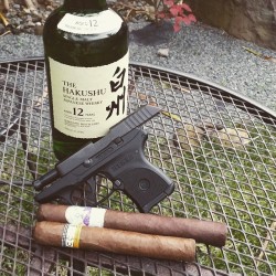 Cigars-And-Guns:by @Solosza808 #Cigarsandguns #Cigars #Guns #Botl #2A #Cigarporn