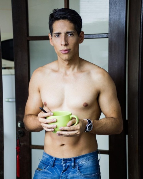 I Regret Nothing #goodmorning #manmodel #littlemonster #modelboy #desayuno #breakfast #argentino #brasil