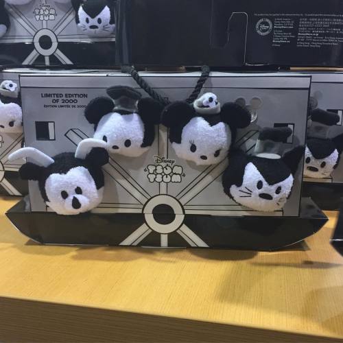 stitchkingdom:#tsumtsum steamboat willie collection LE2000 #d23expo