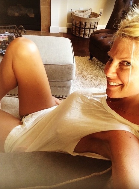 sexy-pokies:  Subtle milf pokie