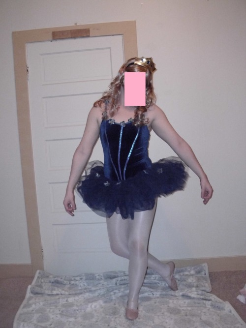 I am a sissy princess ballerina :)