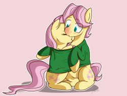 madame-fluttershy:  snuggle when you’re cold by *NolyCS  HNNNNNG &lt;3