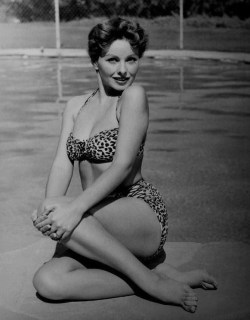  Jeanne Crain 