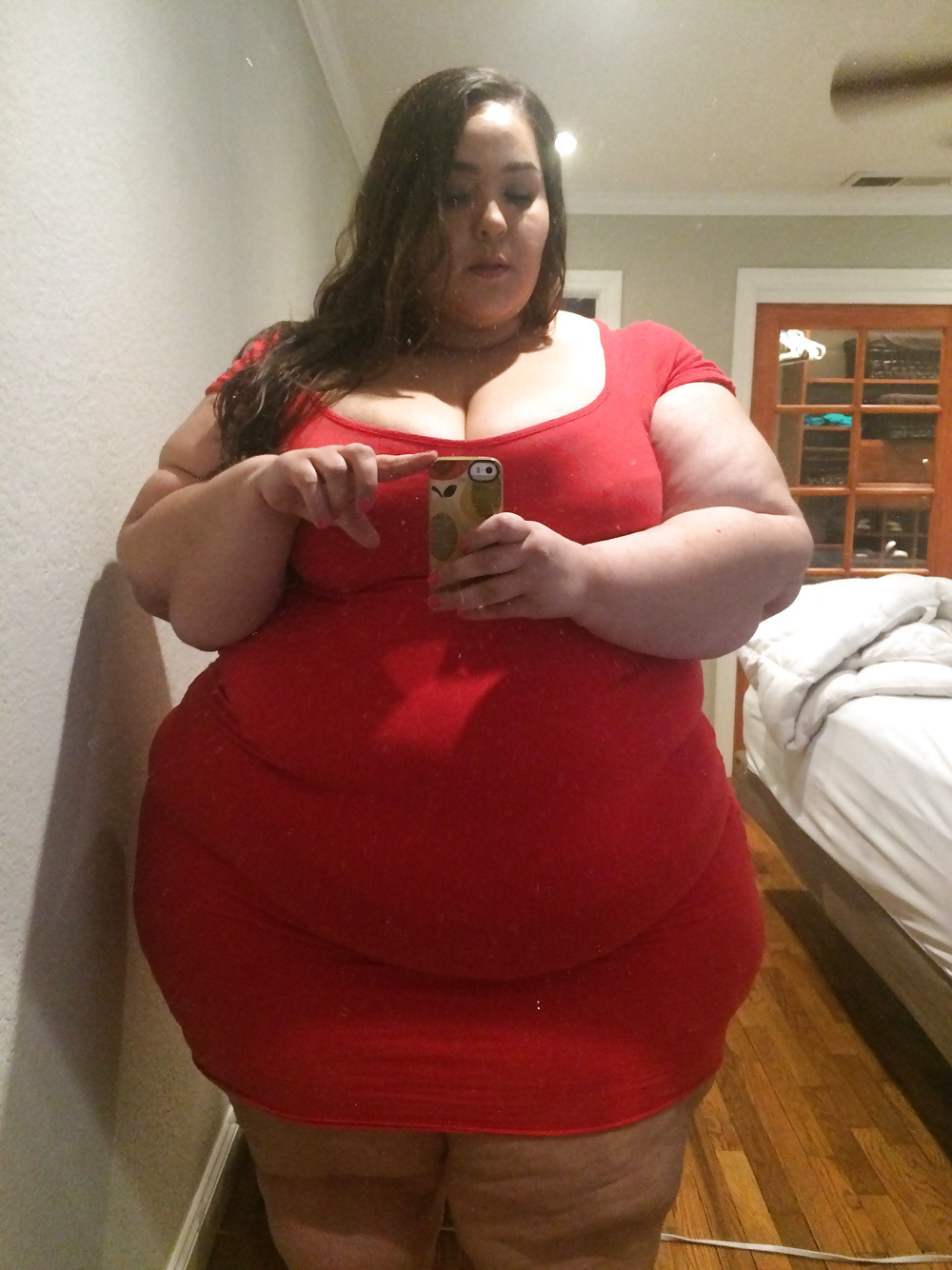 largessbbwbellyfeedeepics:  Wanna fuck a sexy bbw girl? CLICK HERE! 