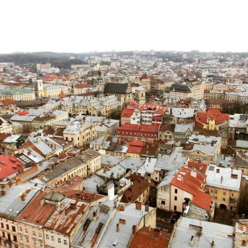 #Lviv #Львiв #Україна #spring #travelmore #travel #architecture #cityview #rooftop #roofs (at Lviv T