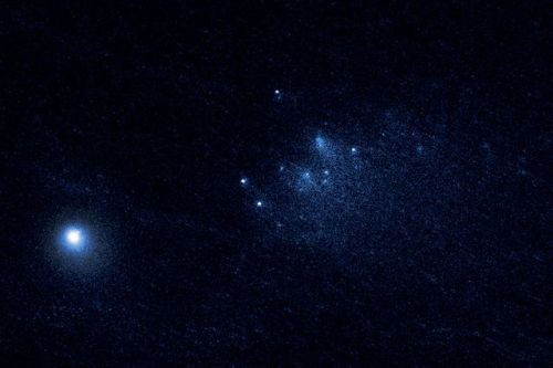 ASTRONOMERS CAPTURE BEST VIEW EVER OF DISINTEGRATING COMET