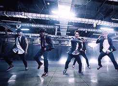 krisyeol:  EXO - Growl 으르렁 Flawless choreography      