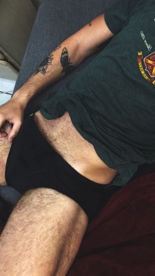 walkinghardon:  http://walkinghardon.tumblr.com come stare at hot guys with me.