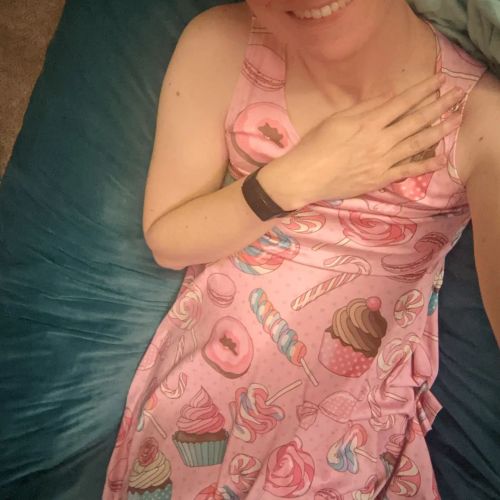 Having a fun date night with @m_kitt3n. A flirty dress was a fun little surprise for Mommy! #kink #k