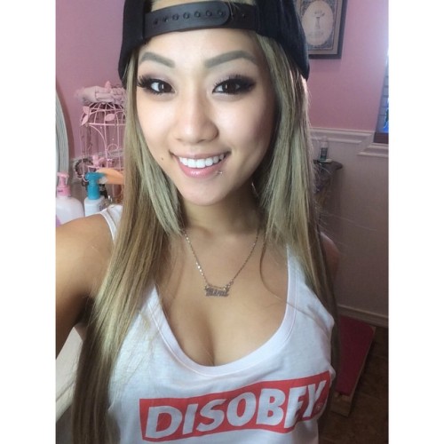 Sex selfieasiangirl:  Cute selfie Asian girl pictures