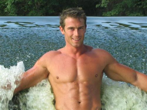 hunternprey:  Frolicking in a mountain stream….God I would love to get a taste of that! 