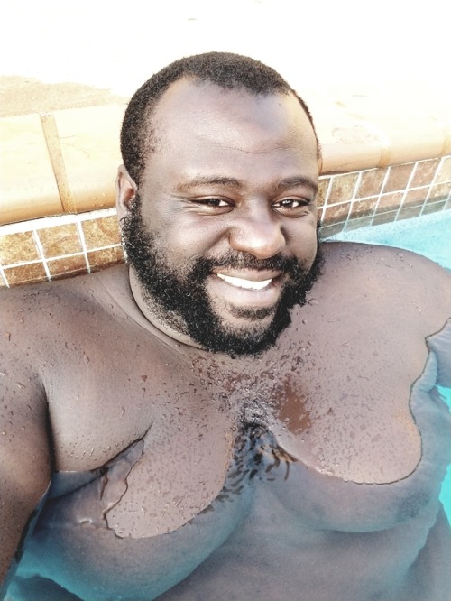 wherethabigdudes: jaybear86:Just a early morning dip in the pool!!!!‍♂️‍♂️‍♂️☀️☀️☀️ Beautiful