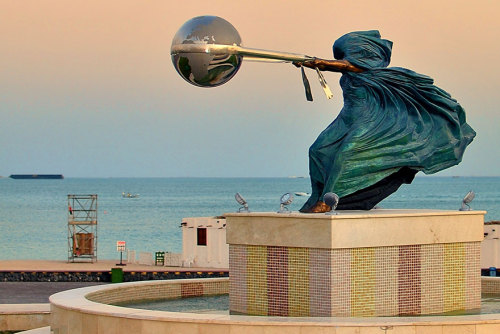 culturenlifestyle: Force of Nature: Mother Nature Furiously Spins the Earth Italian sculptor Lorenzo