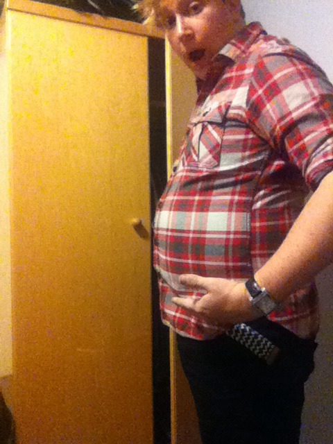 munchlaxgainer:  I wore this shirt out less than a month ago. Now I can barely button it up! The right encouragement and I’ll be busting out of it 