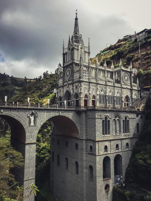 (via Las Lajas Sanctuary in Ipiales, South Colombia. The gothic revival basilica was erected 300ft f