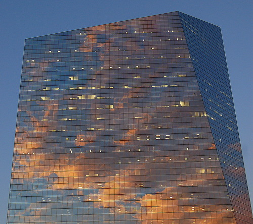 amadion: Working in the clouds - Denise on flickr The Cira Centre in downtown Philadelphia. Or, the sunset catcher. I wonder if the people inside know they’ve captured the sky      vurton.tumblr.com follow