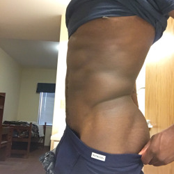 tbhitismackdamost:  Darkskinnedsexxxboi Beauty