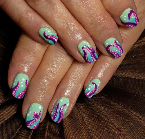 01/25/20 - Freehand Tentacles~~Shiny tentacles on matte background… neat effect in person!