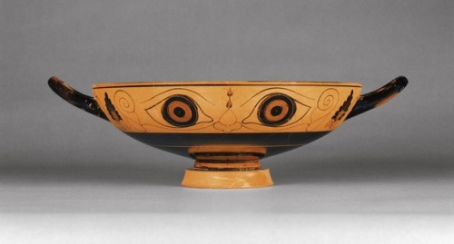 Ancient Greek (Chalcidian) eye-cup.  Attr. to the Phineus Painter; ca. 520 BCE.  Thought t