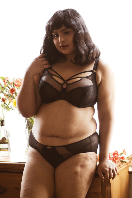 curiousfancy:Wearing ✶Elomi Matilda Bra and Briefs in Red ✶Elomi Sachi Bra and Briefs in Black ✶Easi
