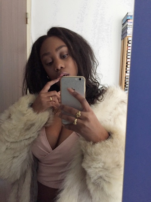 cyberrshawtyy:  Hi