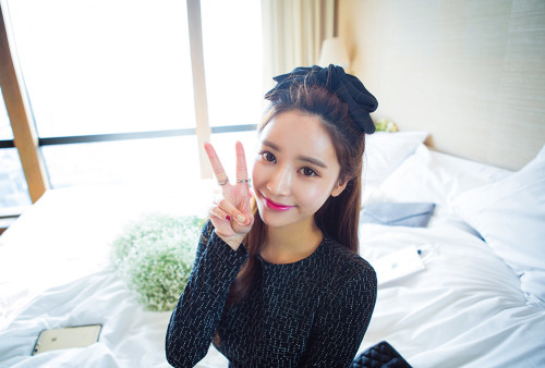 korean-dreams-girls:JungYeon - February 03, 2015 4th Set