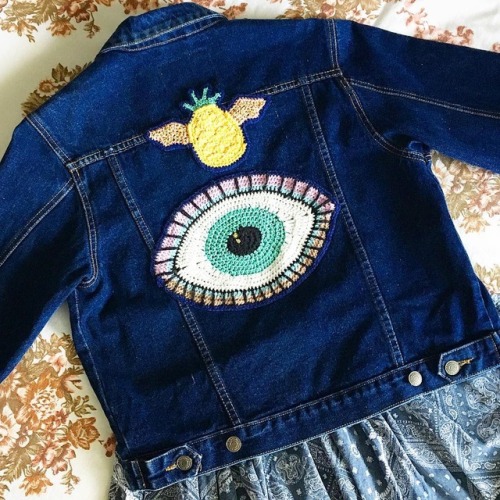 Yes! Finally cool enough to drag out a light jacket#eyeontheweather #denim #denimjacket #embellish