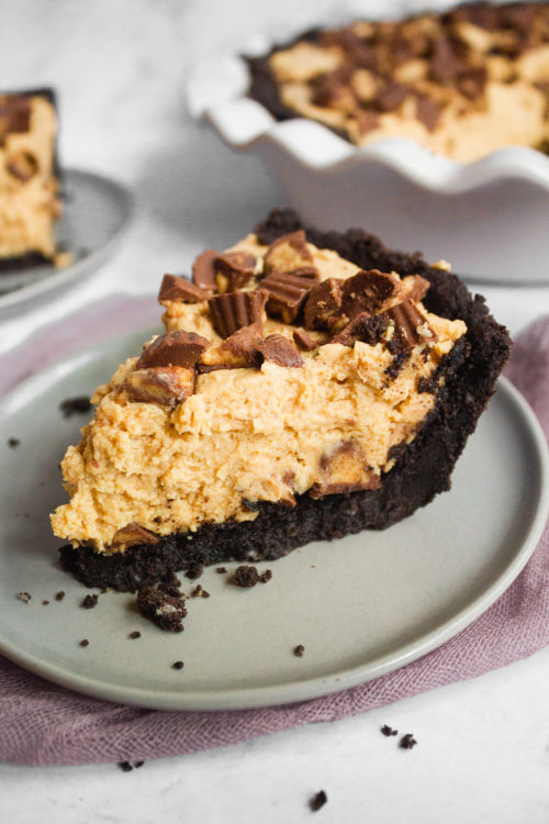 fullcravings:  Peanut Butter Pie with Oreo