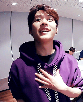 prodskz: [ 1-4 / ] gifs of minho