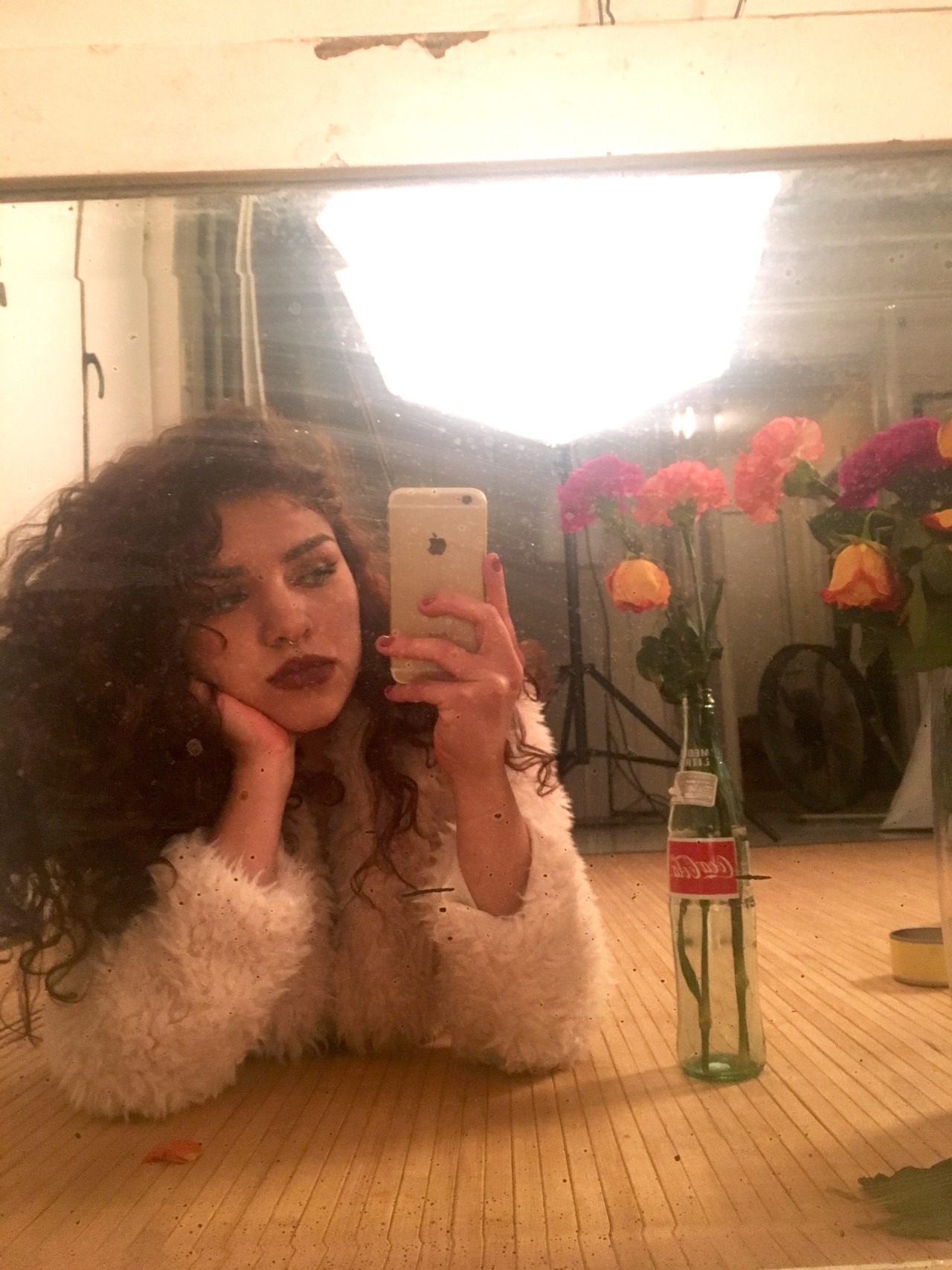 savanita:mini iPhone photo shoot last night after class 💋💭✨