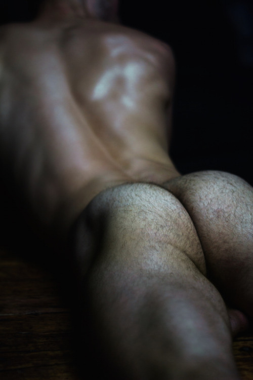joselito28:  manlybeautyuniverse:  Dusty St. Amand Photography:Ty  Follow www.joselito28.tumblr.com