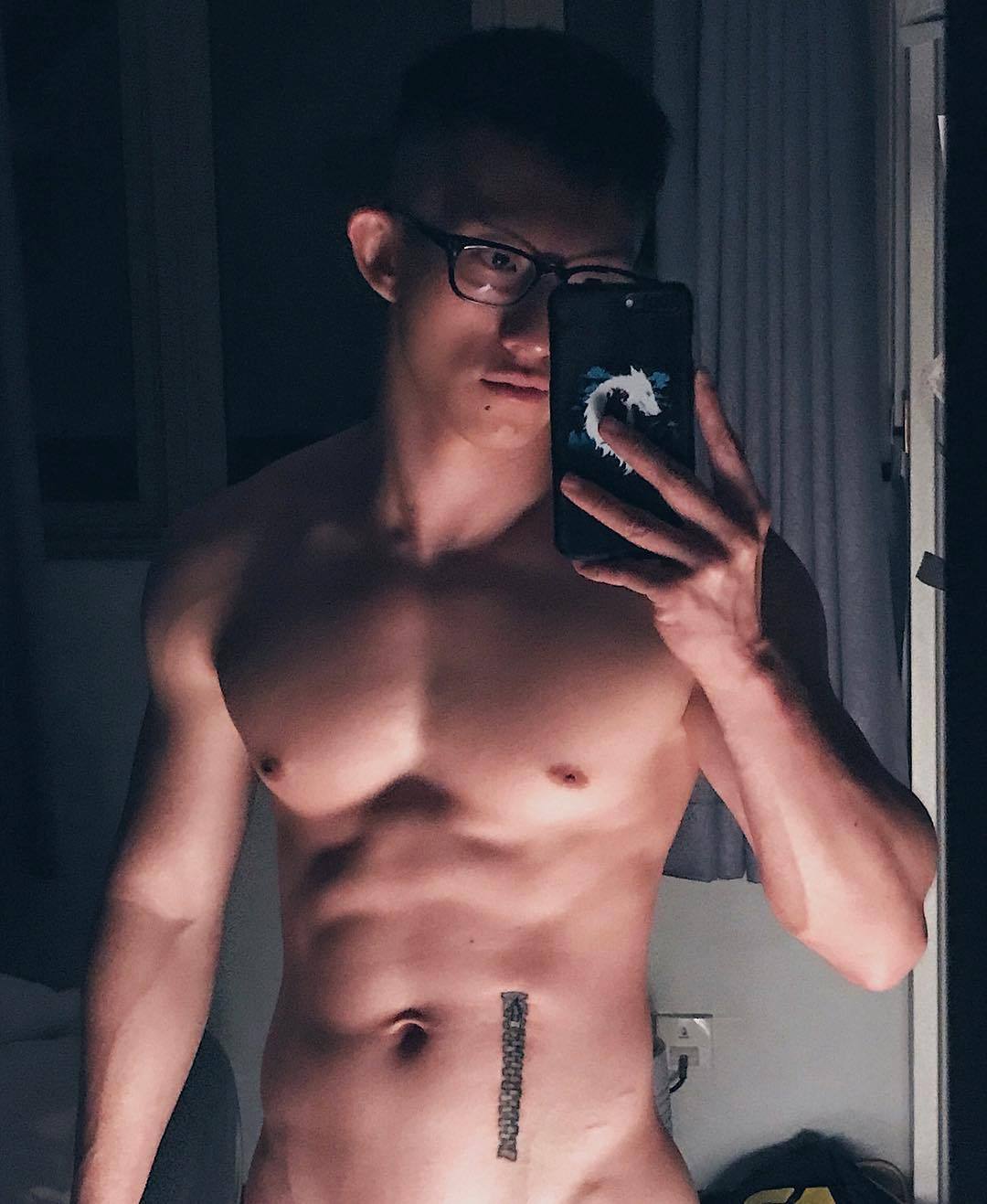 xxxasians:  sgunibisexual:  ccbbct:  ccbbct:   https://www.instagram.com/indecentt/