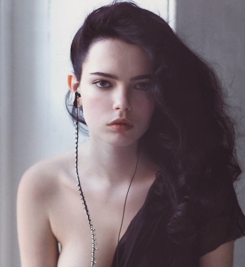 Remarkablybeautifulgirls:  Mina