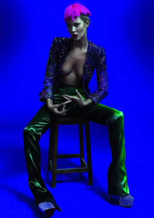 a-state-of-bliss:  Vogue Paris May 2011 - Kate Moss by Mert & Marcus 