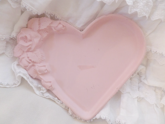 angel-hues:
“Pink Heart Shapped Plate ♡ Source
”