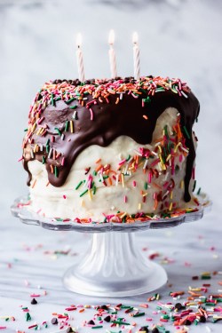 fullcravings:  Mini Chocolate Cake with Sour