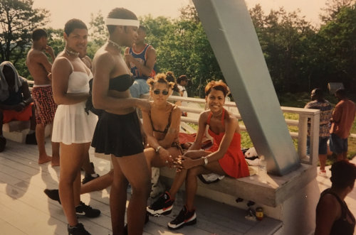 The fly ladies of TOTAL on the set of Notorious B.I.G’s music video for “Juicy”. 