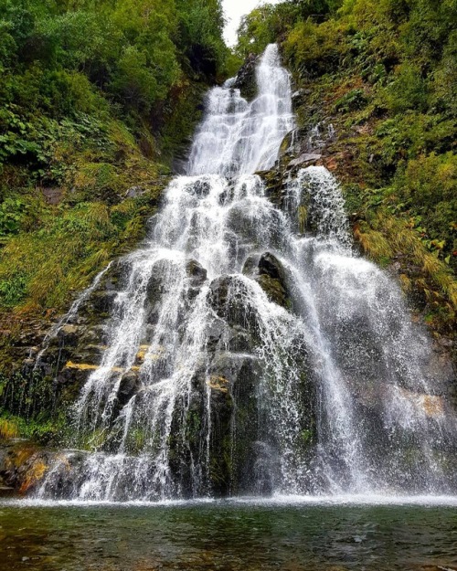 turnnoffyourmind - Cascada El León, Valle de Pangal, Aysén,...