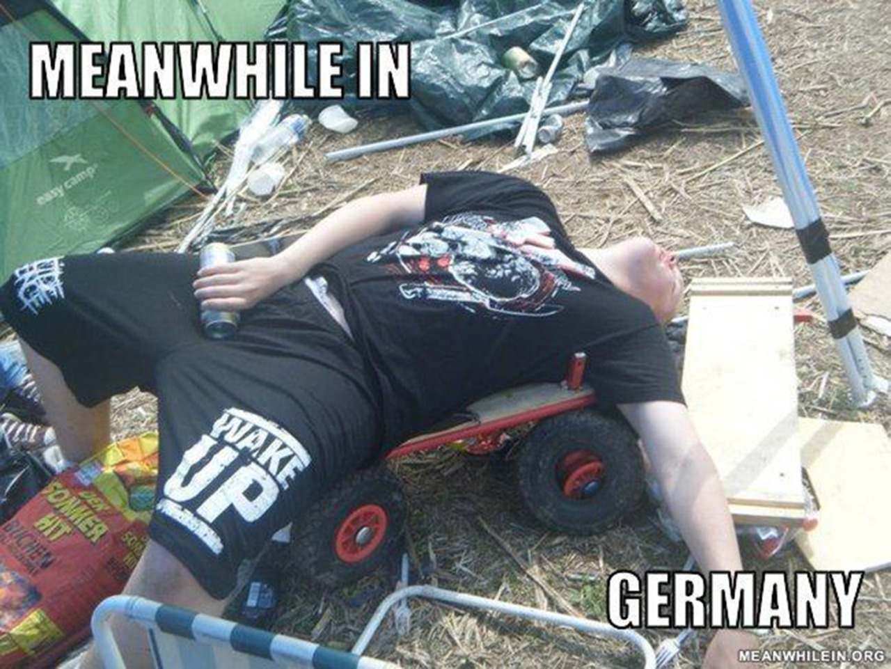 alfred-f-jones-world-hero:  Meanwhile in… 