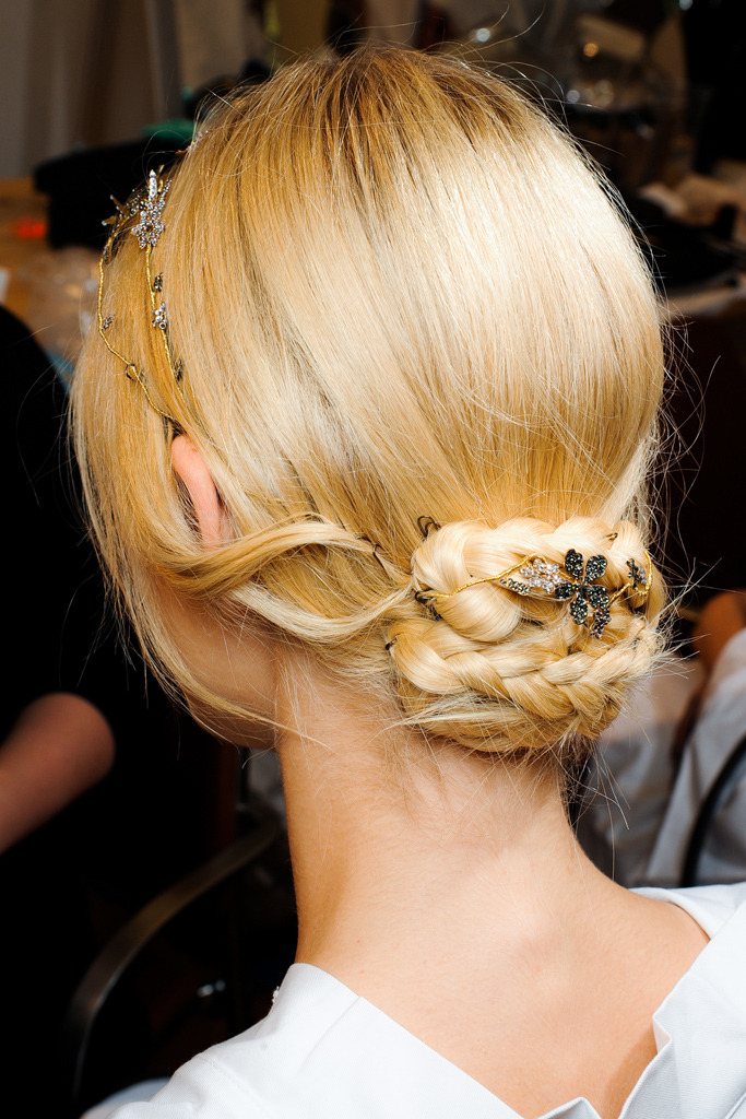 chiffonandribbons:  Valentino Couture F/W 2011 Beauty 