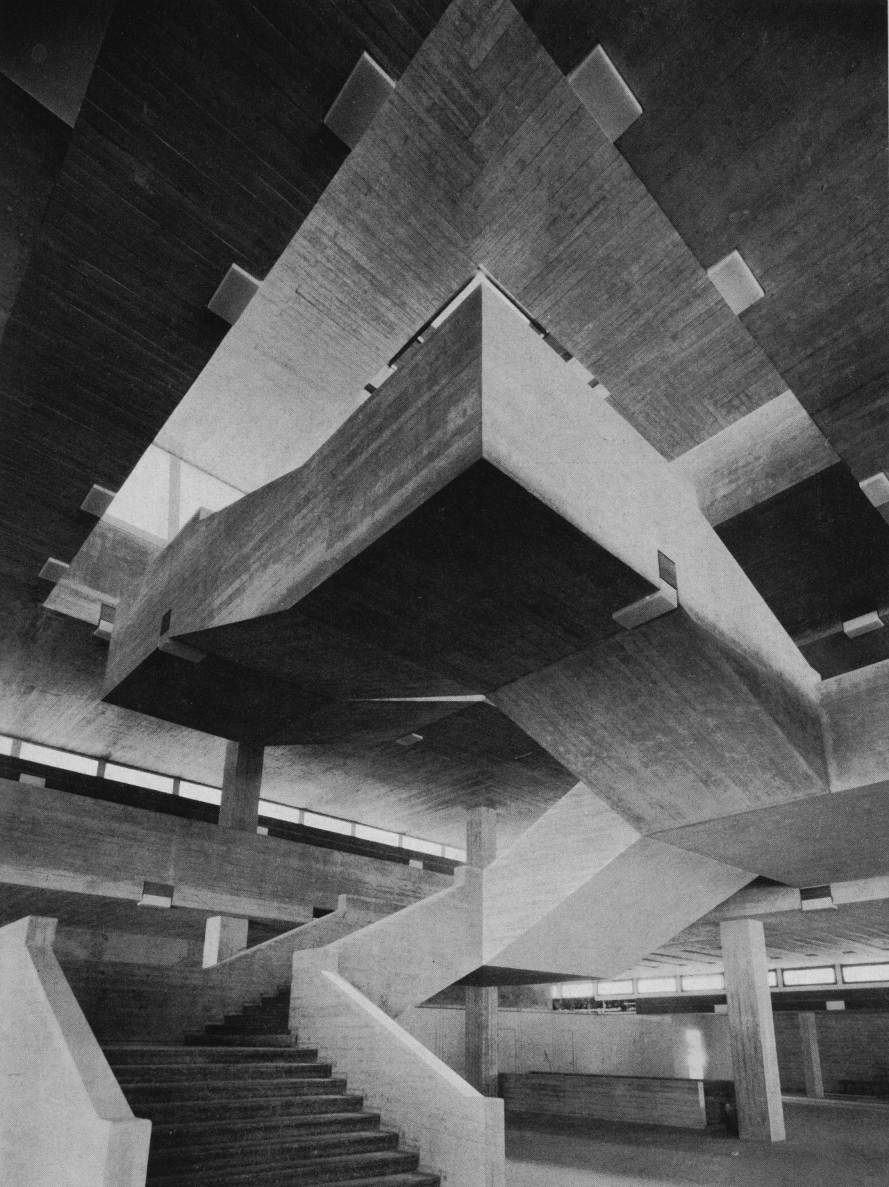 fuckyeahbrutalism:  College of Economic and Social Sciences (Now University of St.