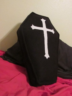 soapamine:  I made a coffin pillow and i’m