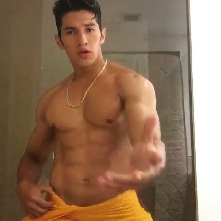 chicosguaposlindos:  Chino Cruz Stripper Baile