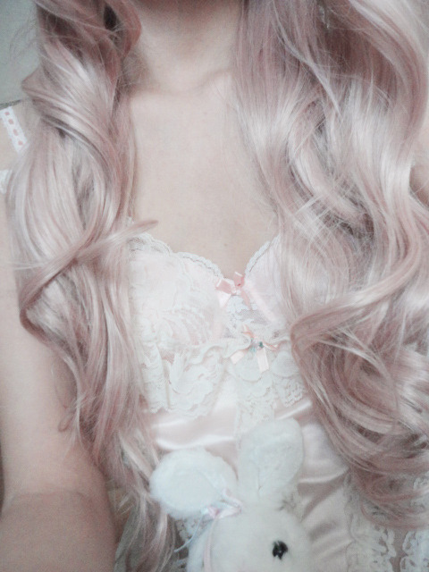 salt-roses:  ♥pink & pale club♥ message me if similar♥ 